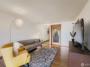 3200 W Commodore Way 206, Seattle WA 98199