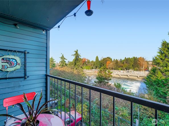 3200 W Commodore Way 206, Seattle WA 98199