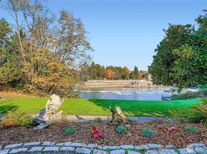 3200 W Commodore Way 206, Seattle WA 98199