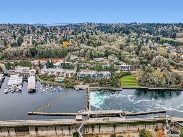 3200 W Commodore Way 206, Seattle WA 98199