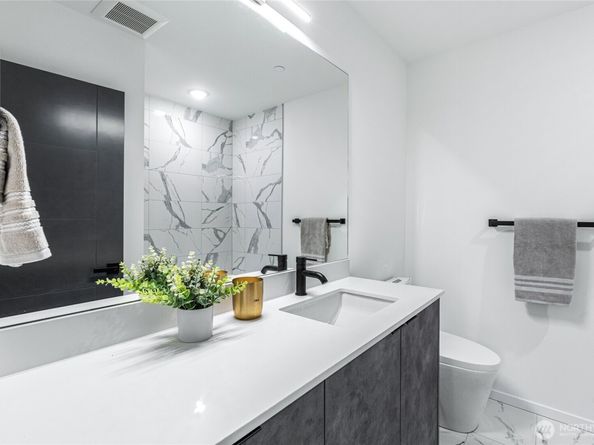 12512 35th Avenue NE B, Seattle WA 98125