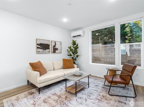 12512 35th Avenue NE B, Seattle WA 98125