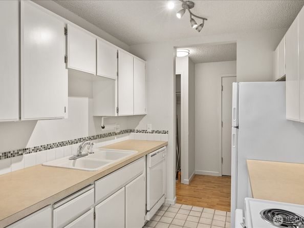 12631 NE 9th Place C205, Bellevue WA 98005