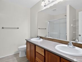 28700 34th Avenue S F3, Auburn WA 98001