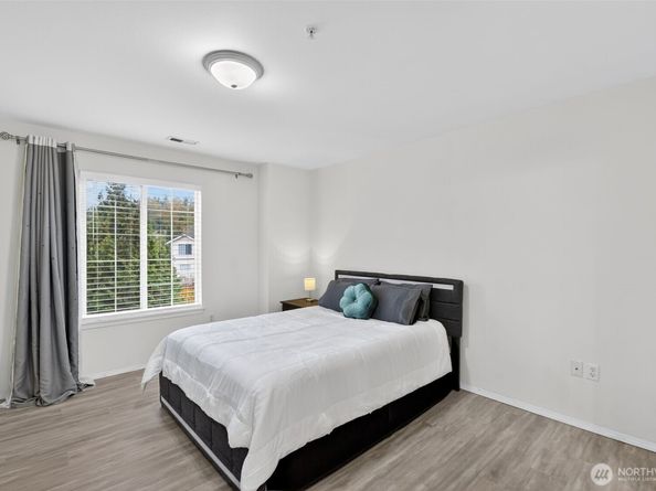 28700 34th Avenue S F3, Auburn WA 98001