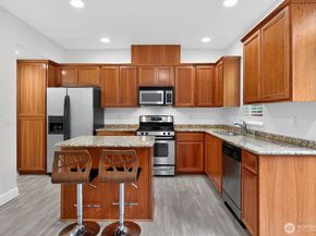 28700 34th Avenue S F3, Auburn WA 98001