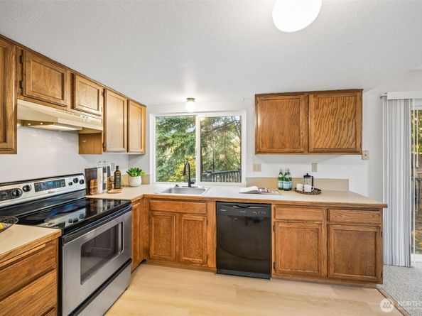 3001 Smithers Court S, Renton WA 98055