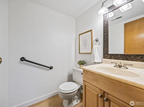 3001 Smithers Court S, Renton WA 98055