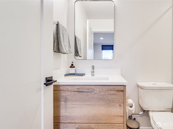 2014 E Pine Street B, Seattle WA 98122