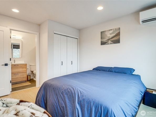 2014 E Pine Street B, Seattle WA 98122