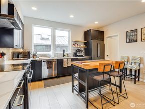 2014 E Pine Street B, Seattle WA 98122