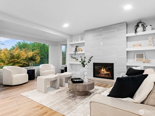 10813 24th Avenue NE, Seattle WA 98125