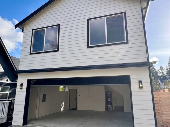 10813 24th Avenue NE, Seattle WA 98125