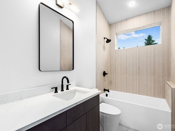 10813 24th Avenue NE, Seattle WA 98125