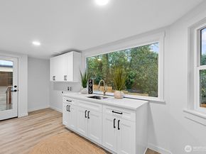 10813 24th Avenue NE, Seattle WA 98125