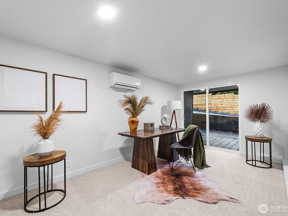 10813 24th Avenue NE, Seattle WA 98125