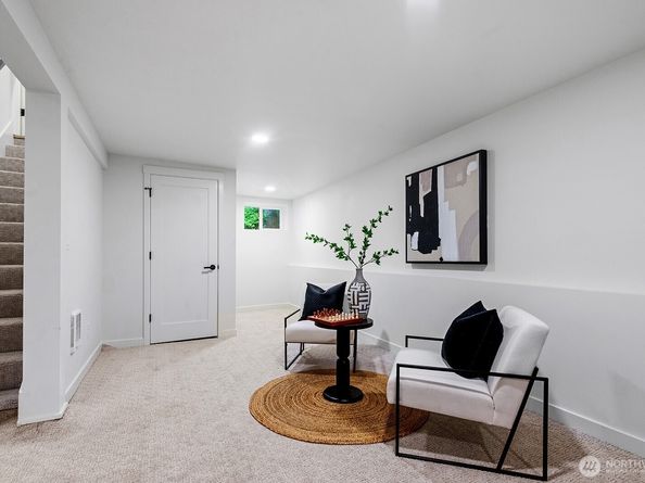 10813 24th Avenue NE, Seattle WA 98125