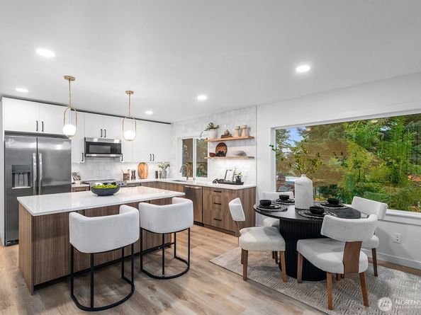 10813 24th Avenue NE, Seattle WA 98125