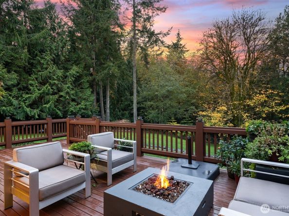 13315 NE Cambridge Crest Way, Bainbridge Island WA 98110