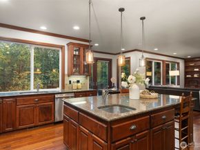 13315 NE Cambridge Crest Way, Bainbridge Island WA 98110