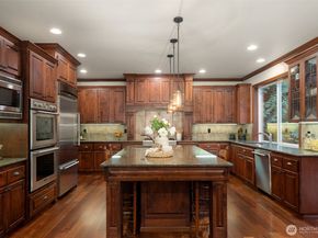 13315 NE Cambridge Crest Way, Bainbridge Island WA 98110