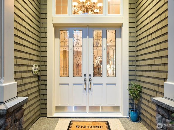 13315 NE Cambridge Crest Way, Bainbridge Island WA 98110