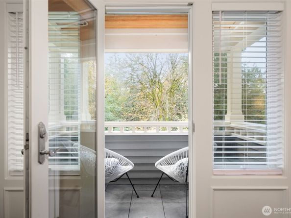 13315 NE Cambridge Crest Way, Bainbridge Island WA 98110