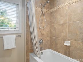 13315 NE Cambridge Crest Way, Bainbridge Island WA 98110