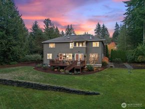 13315 NE Cambridge Crest Way, Bainbridge Island WA 98110