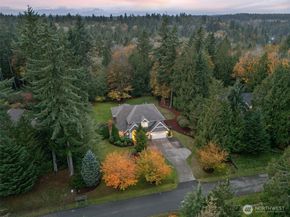 13315 NE Cambridge Crest Way, Bainbridge Island WA 98110