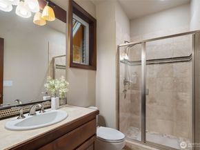 13315 NE Cambridge Crest Way, Bainbridge Island WA 98110