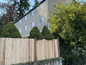 14344 N Stone Avenue 32, Seattle WA 98133