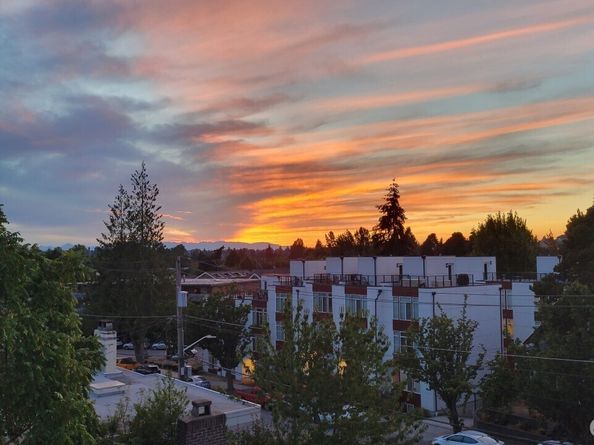 437 NE 73rd Street B, Seattle WA 98115