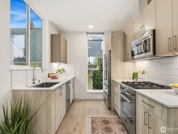 437 NE 73rd Street B, Seattle WA 98115