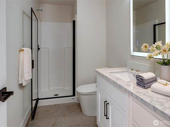 1515 243rd Place SW B, Bothell WA 98021