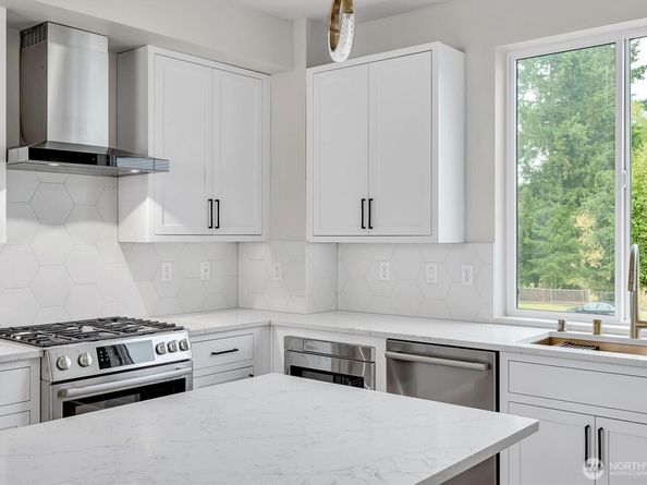 1515 243rd Place SW B, Bothell WA 98021