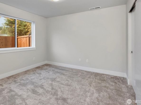 1515 243rd Place SW B, Bothell WA 98021