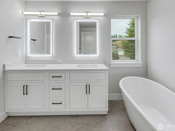 1515 243rd Place SW B, Bothell WA 98021