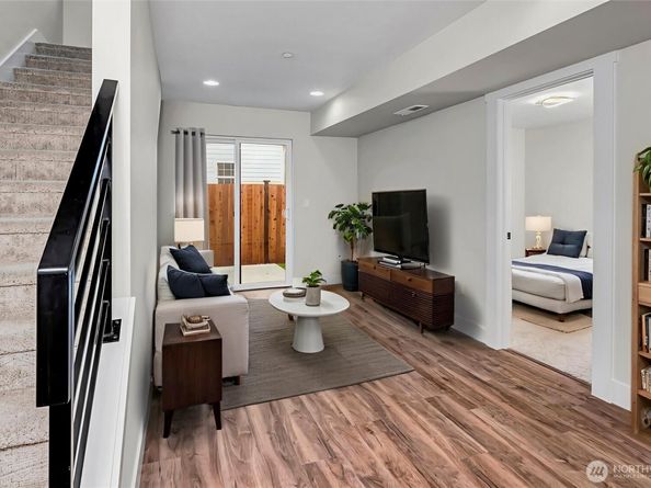 1515 243rd Place SW B, Bothell WA 98021