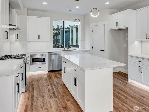 1515 243rd Place SW B, Bothell WA 98021