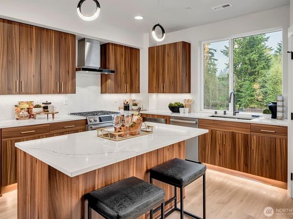 1524 243rd Place SW B, Bothell WA 98021