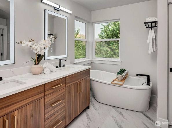 1524 243rd Place SW B, Bothell WA 98021