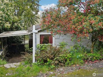 3416 Claremont Avenue S