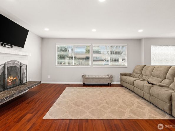 19234 121st Place SE, Kent WA 98031