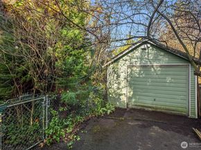 548 NE 102nd Street, Seattle WA 98125