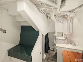 548 NE 102nd Street, Seattle WA 98125