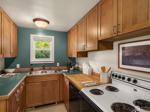 548 NE 102nd Street, Seattle WA 98125