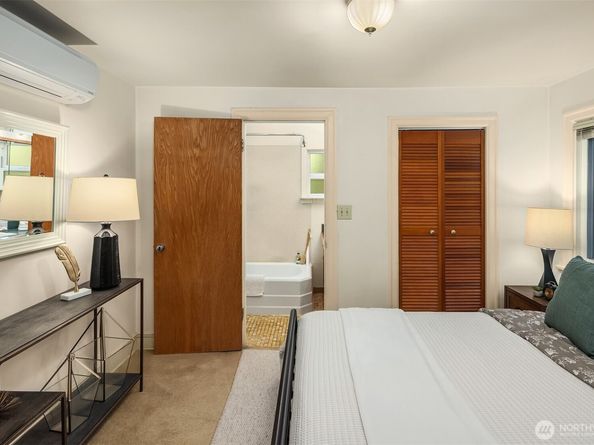 548 NE 102nd Street, Seattle WA 98125