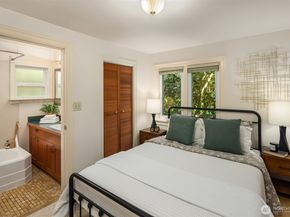 548 NE 102nd Street, Seattle WA 98125