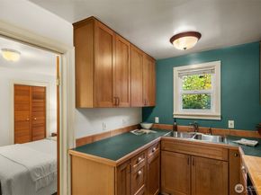 548 NE 102nd Street, Seattle WA 98125